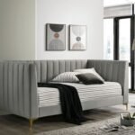 Neoma Daybed