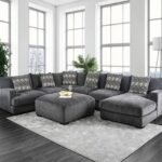Kaylee U-Sectional w Right Chaise